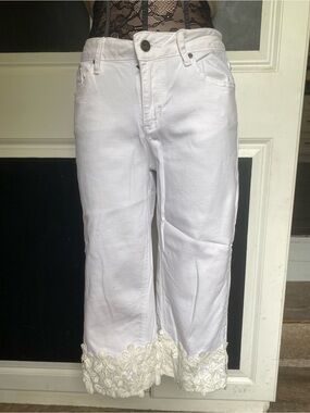 Earl Jeans White Cropped Ankle Jeans